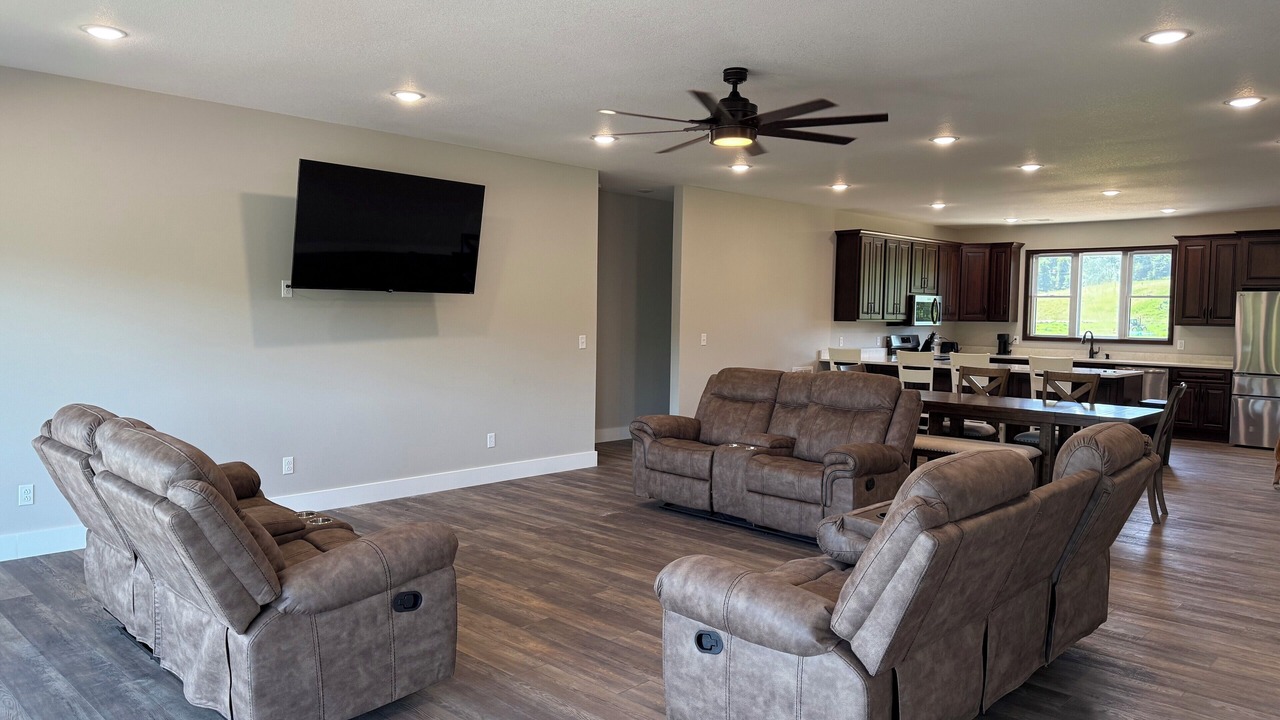 Photo of Livingroom in Van Buren