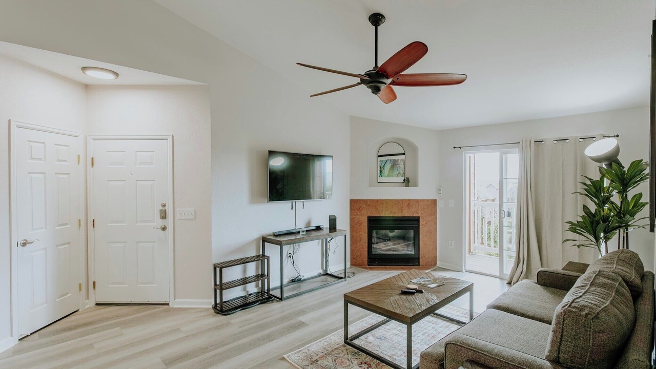 Photo of Livingroom in Englewood