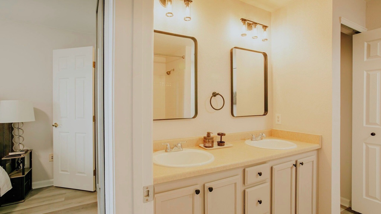 Photo of Bathroom in Englewood