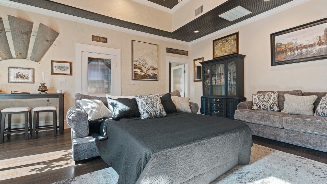 Photo of Bedroom in Cleburne