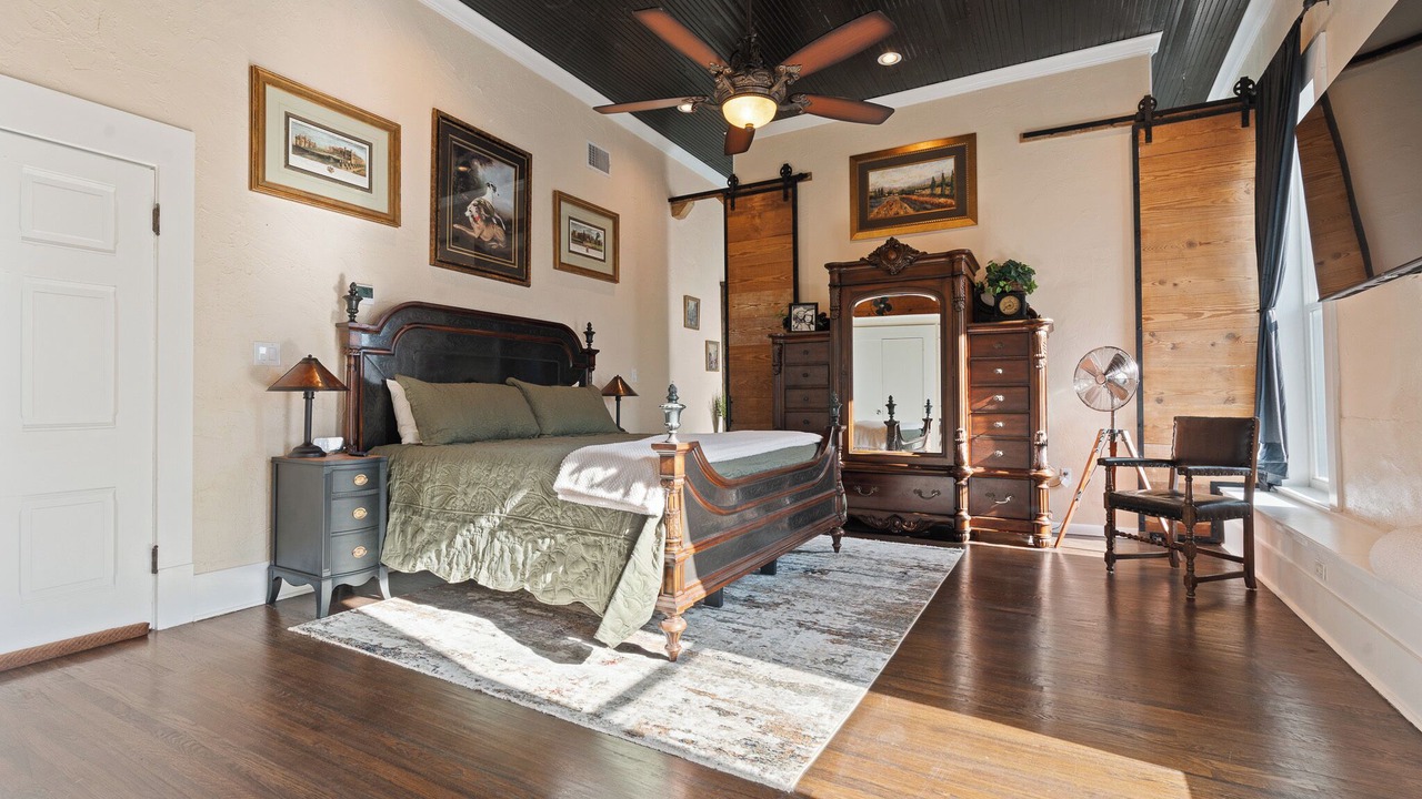Photo of Bedroom in Cleburne