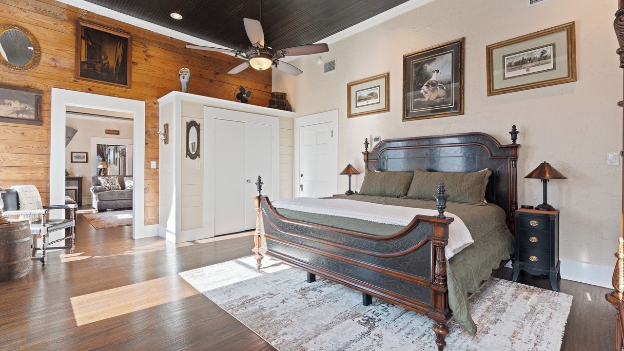 Photo of Bedroom in Cleburne