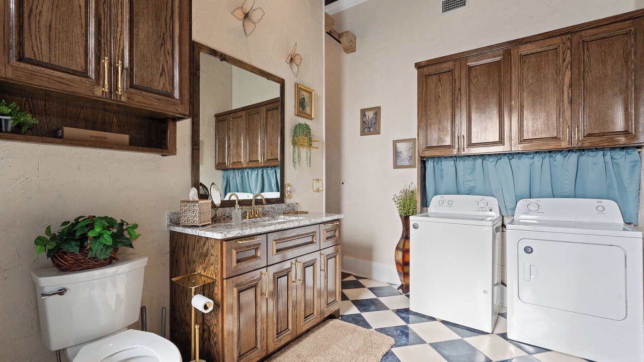 Photo of Bathroom in Cleburne