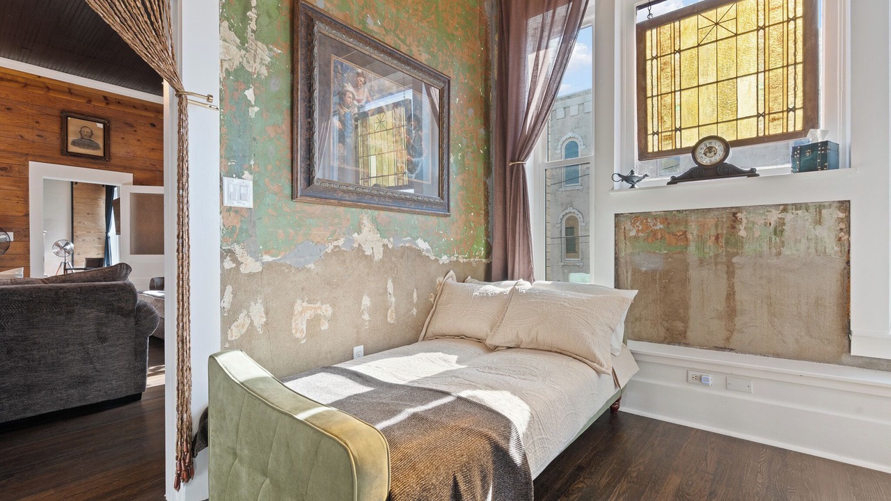 Photo of Bedroom in Cleburne