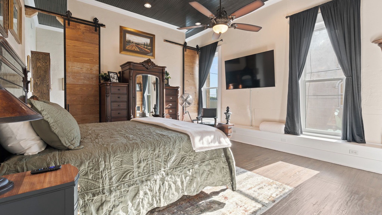 Photo of Bedroom in Cleburne