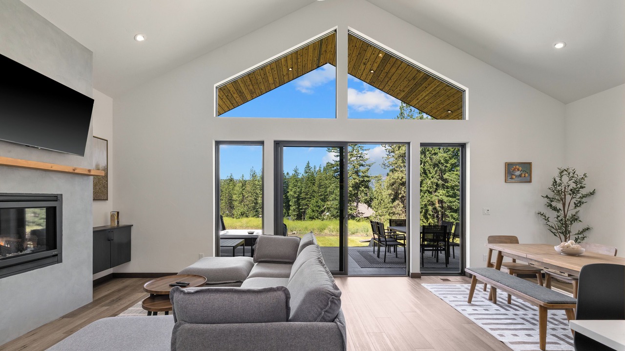 Photo of Livingroom in Ronald