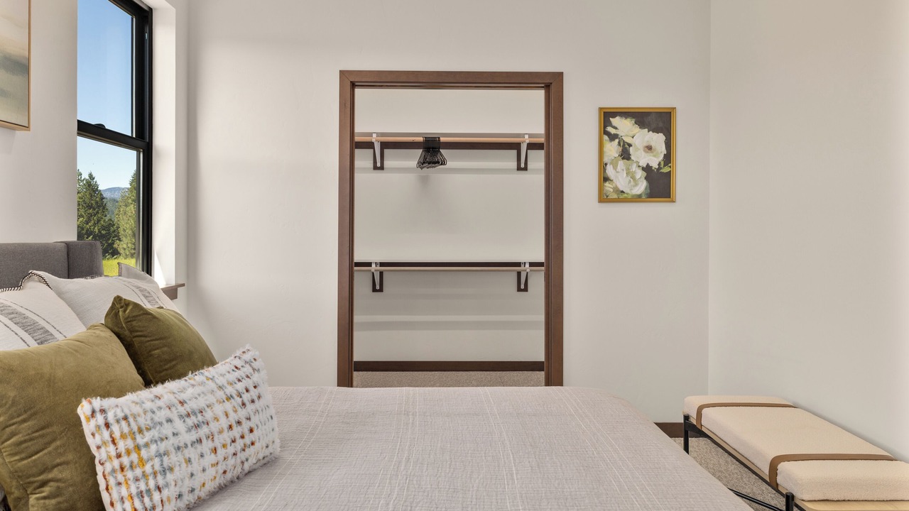 Photo of Bedroom in Ronald