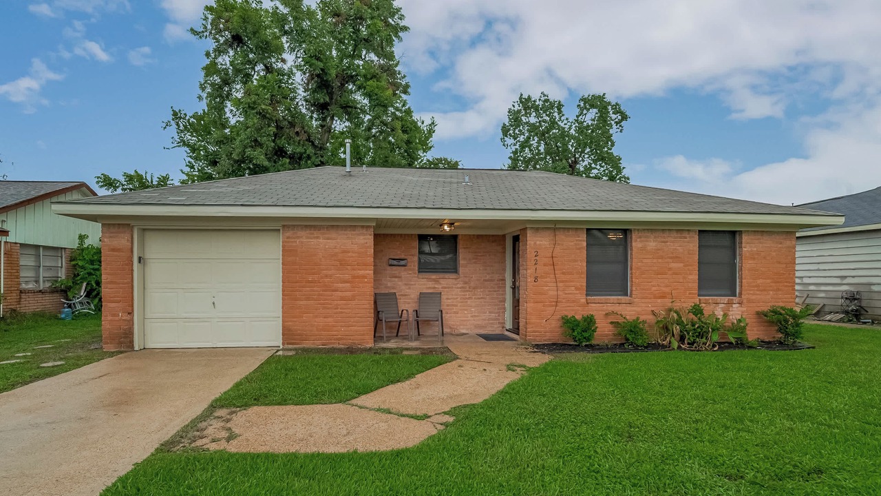 Photo of Outdoor in Spring Branch East