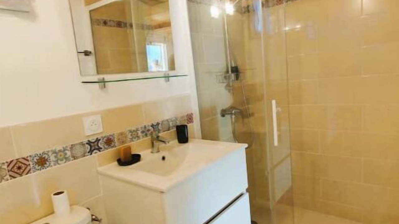 Photo of Bathroom in Eourres