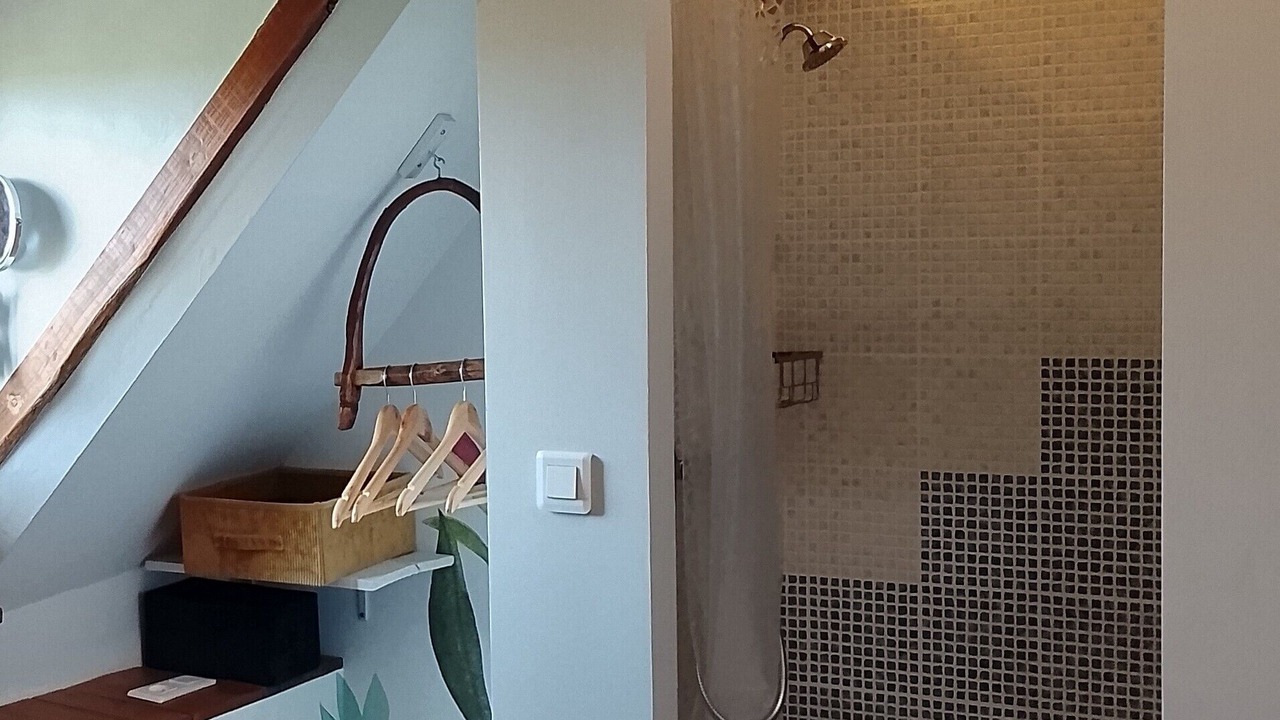 Photo of Bathroom in Cenevieres