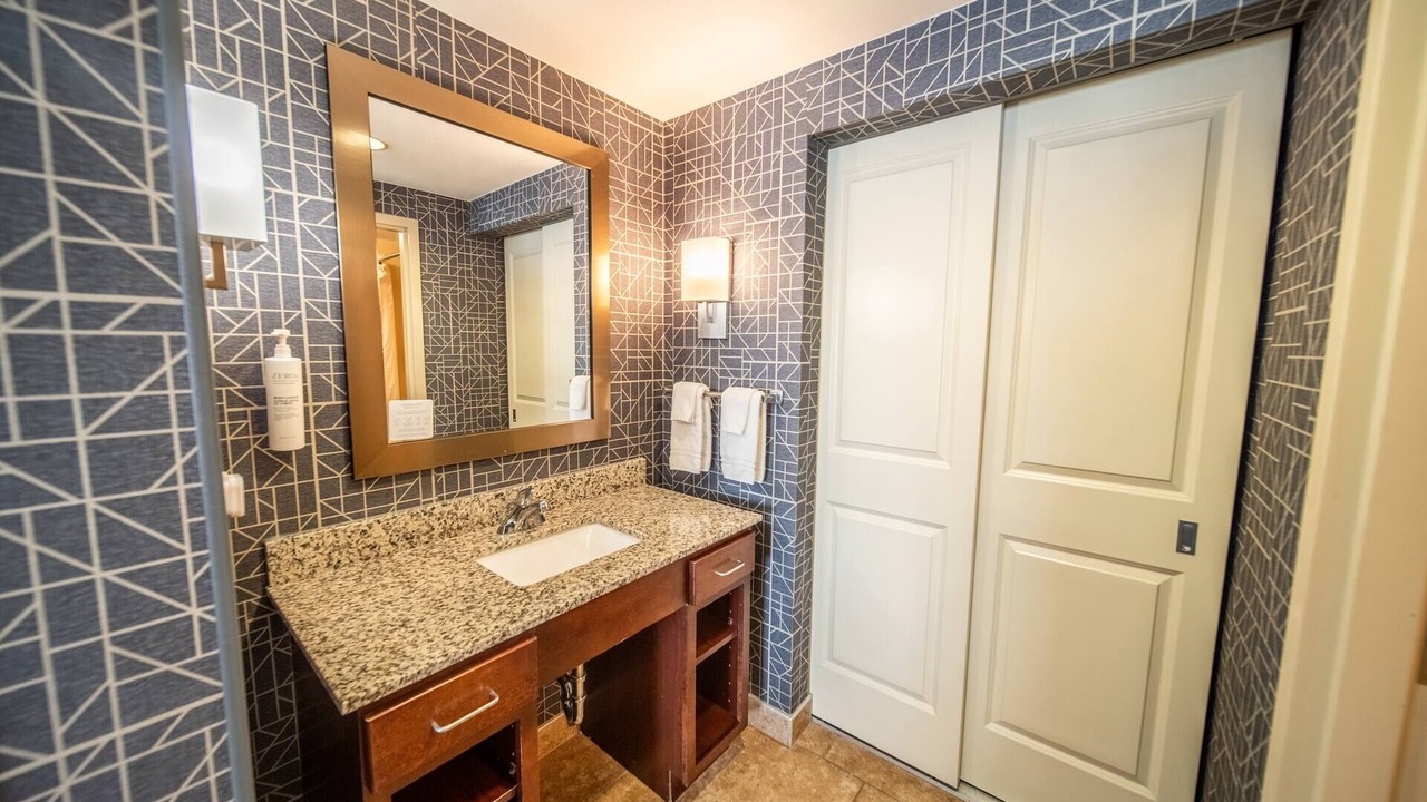 Photo of Bathroom in Kutzky Park