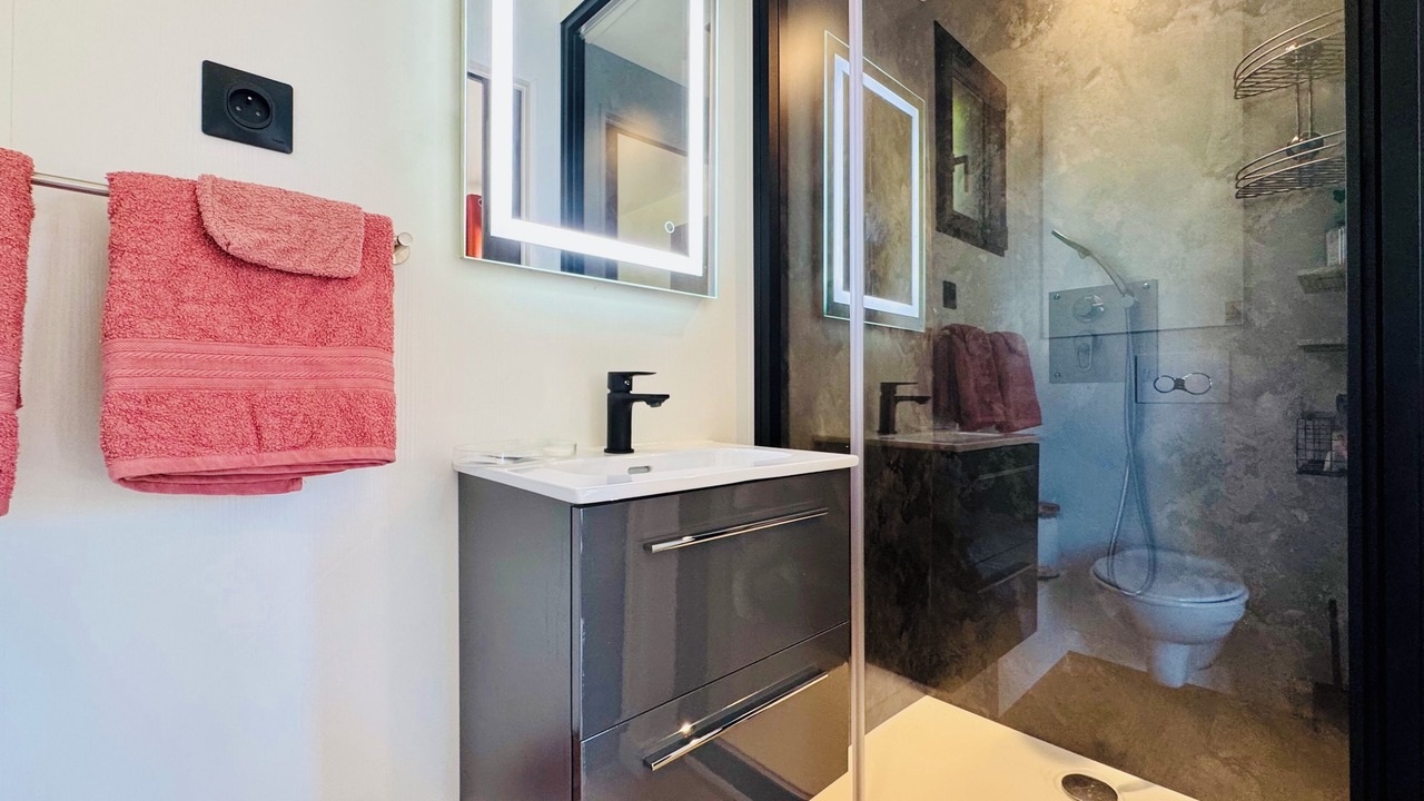 Photo of Bathroom in Bourg-des-Comptes