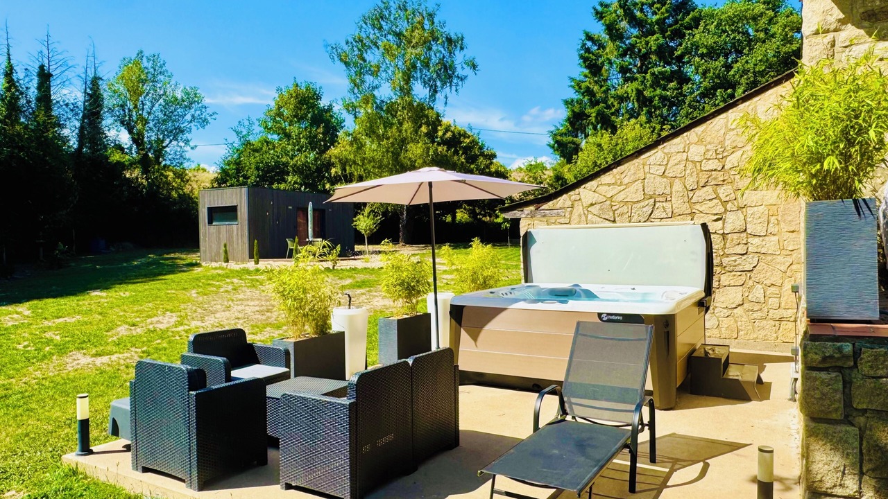 Photo of Outdoor in Bourg-des-Comptes
