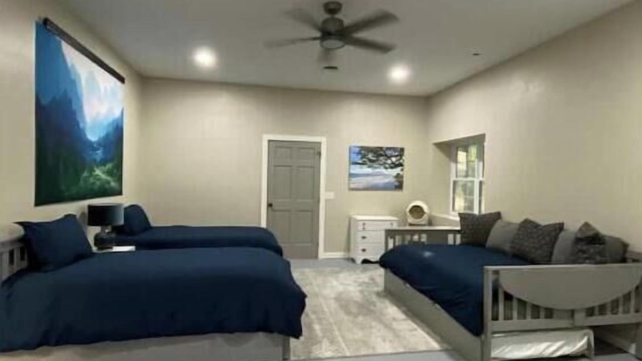 Photo of Bedroom in Rock Island