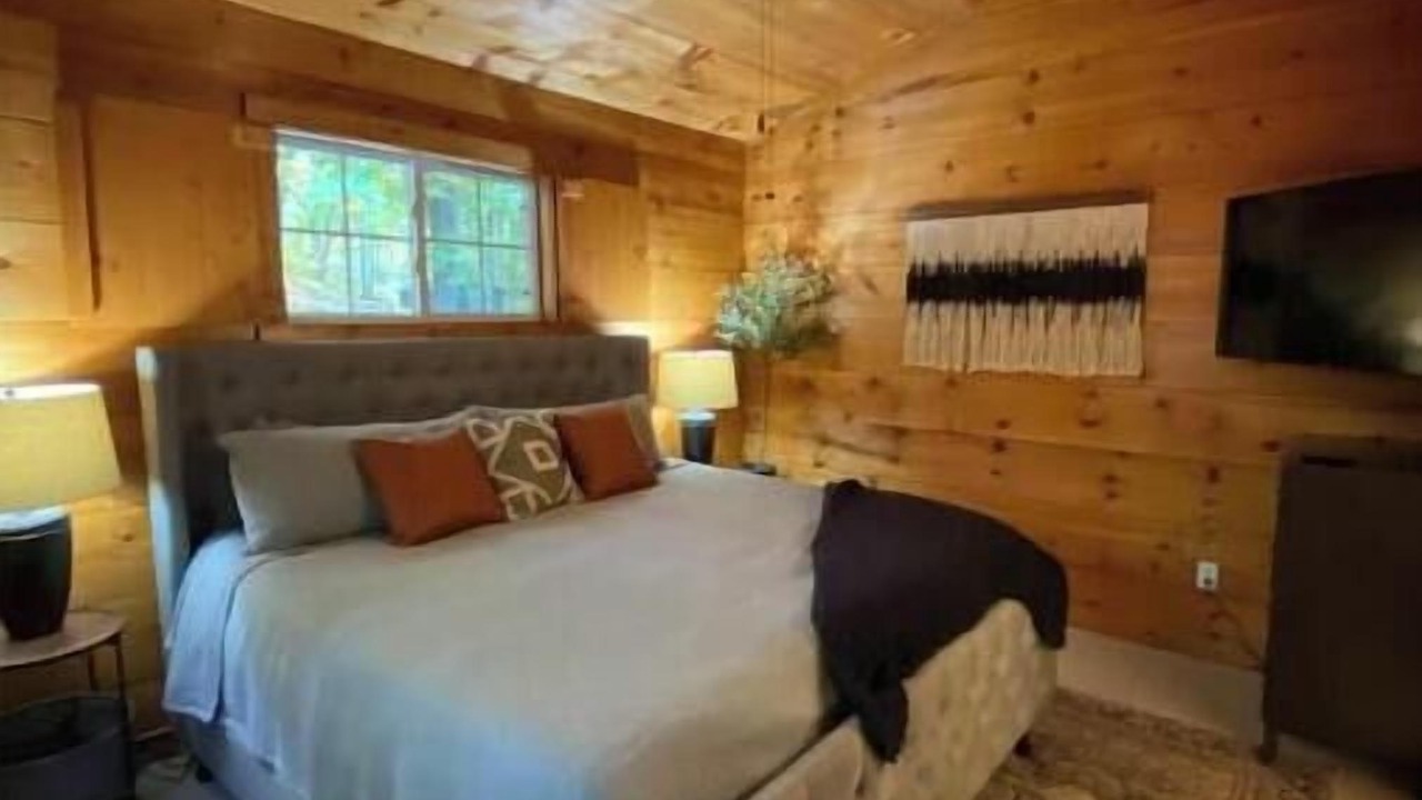 Photo of Bedroom in Rock Island
