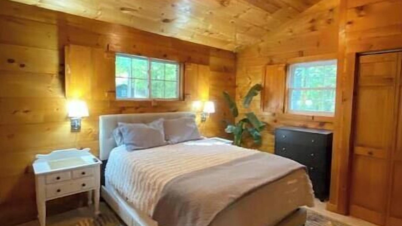 Photo of Bedroom in Rock Island