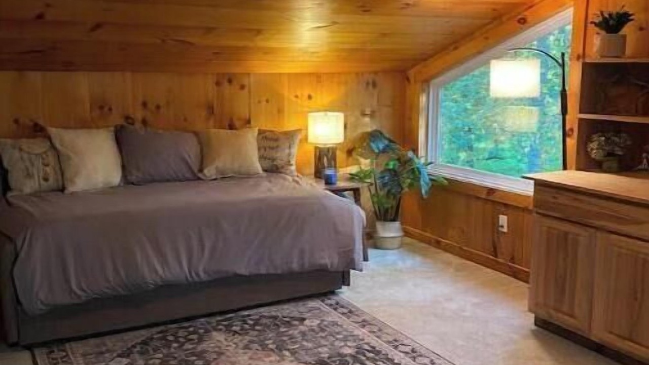 Photo of Bedroom in Rock Island