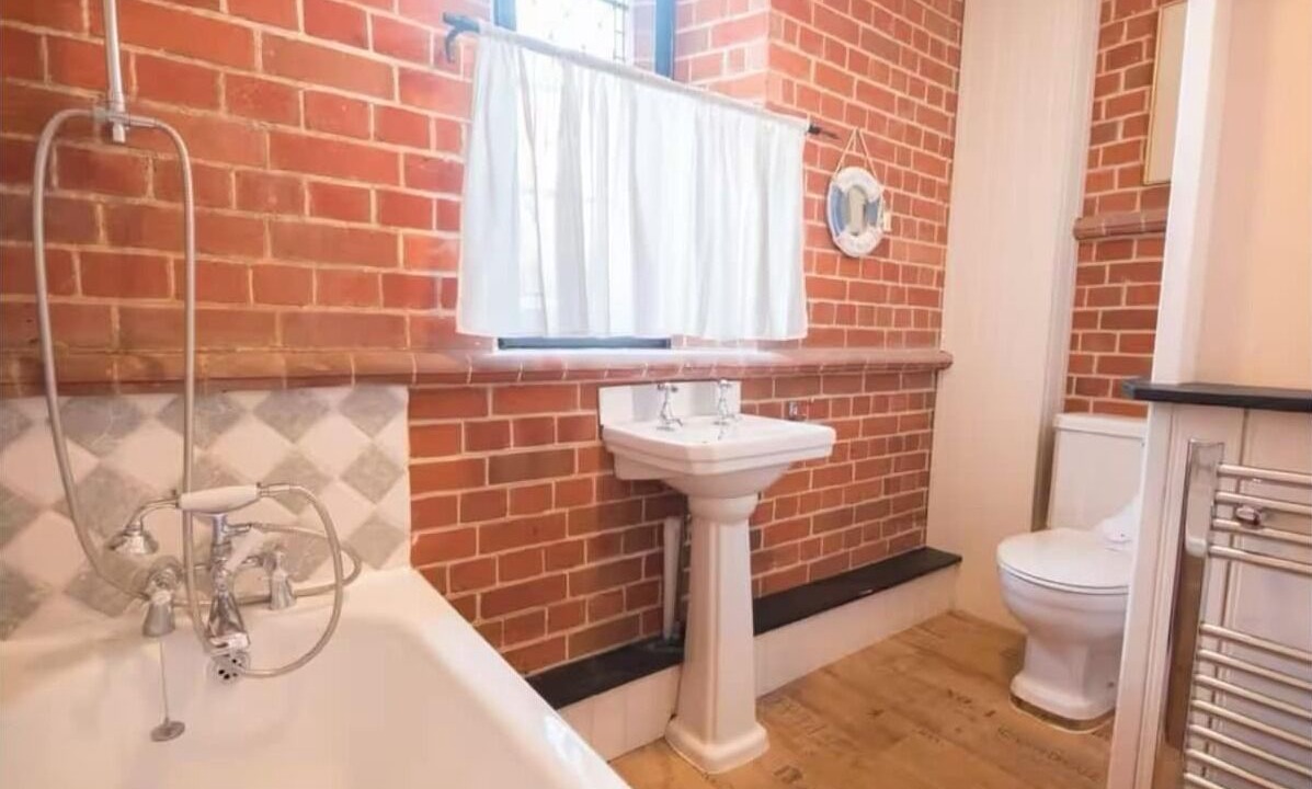 Photo of Bathroom in Netley