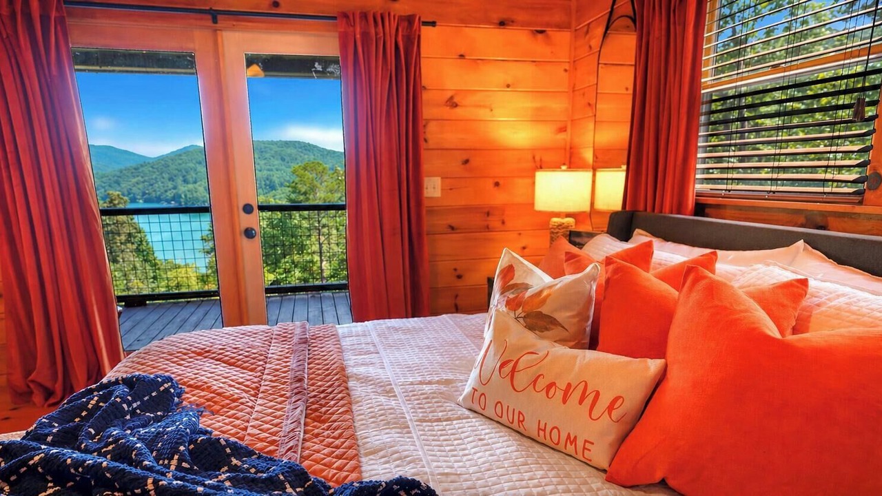 Photo of Bedroom in Necowa Cove