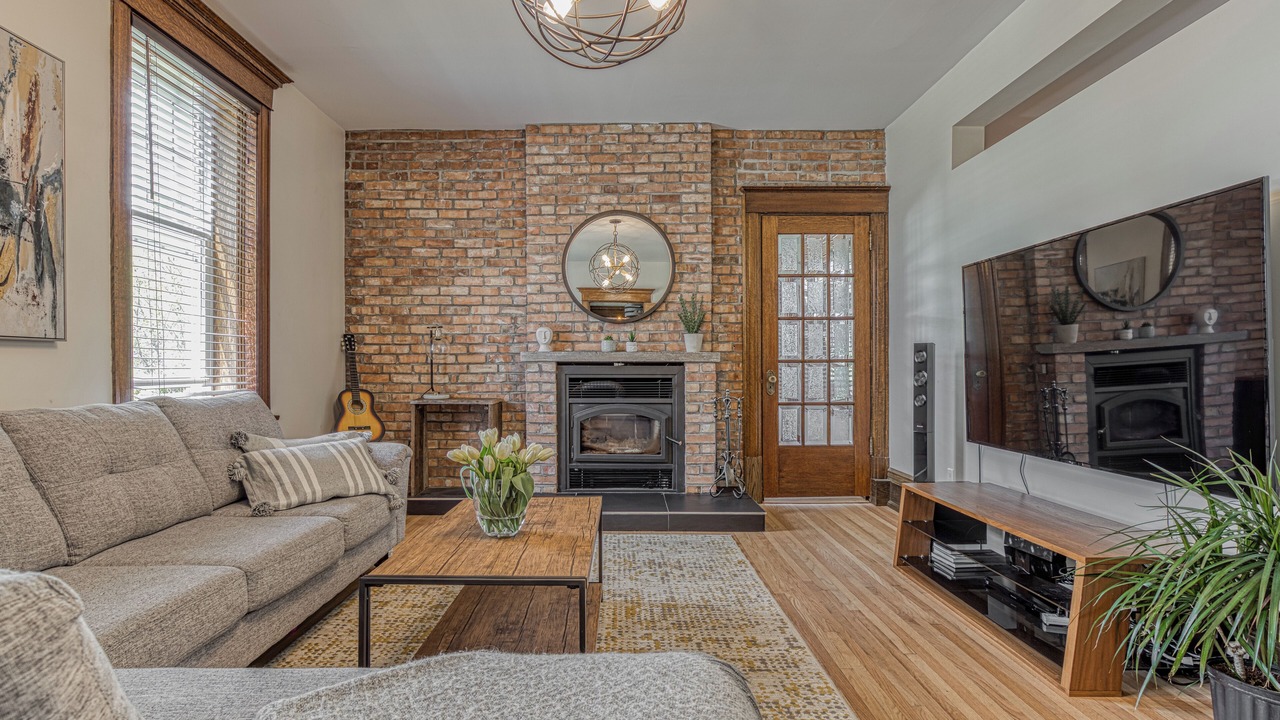 Photo of Livingroom in Montcalm