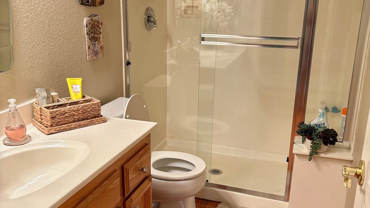 Photo of Bathroom in Whitney Oaks