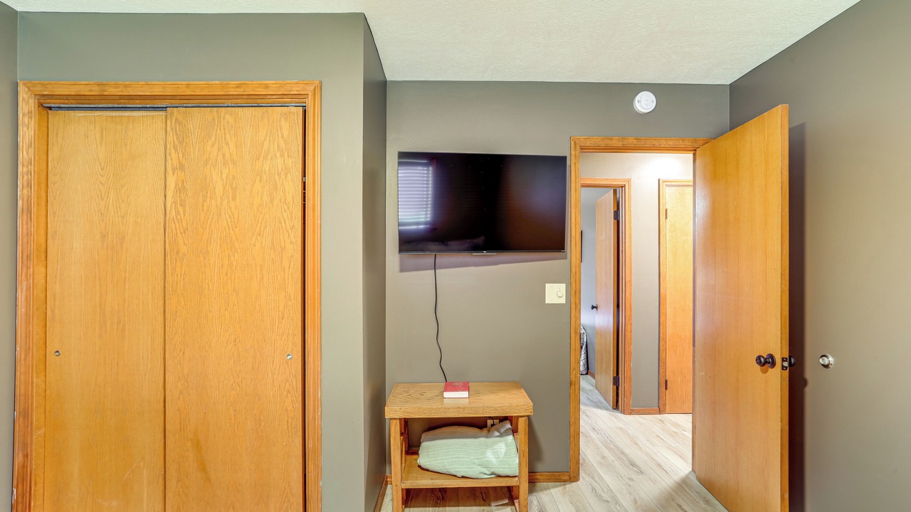 Photo of Bedroom in Lakeview