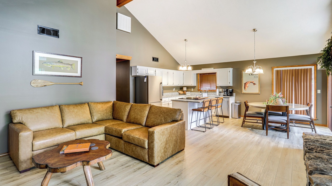 Photo of Livingroom in Lakeview