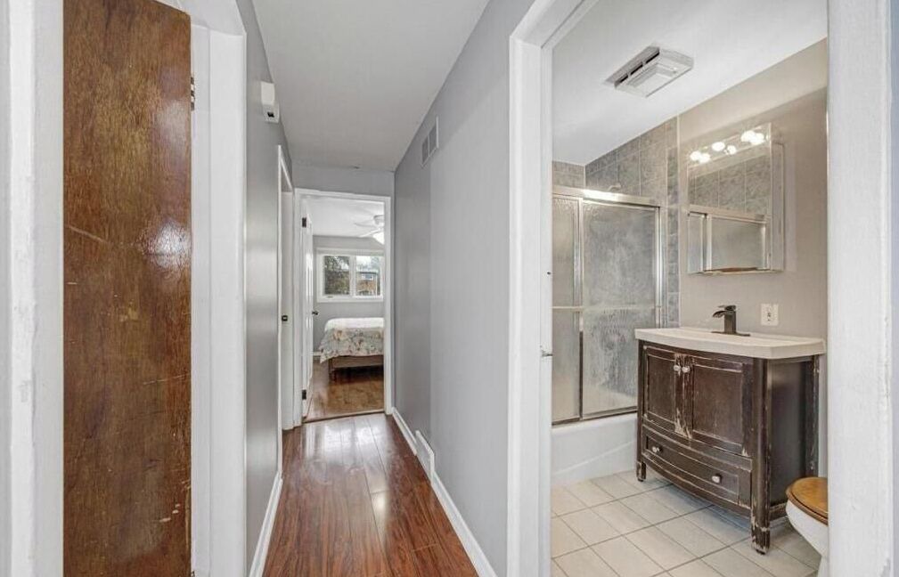 Photo of Bedroom in Villa Park