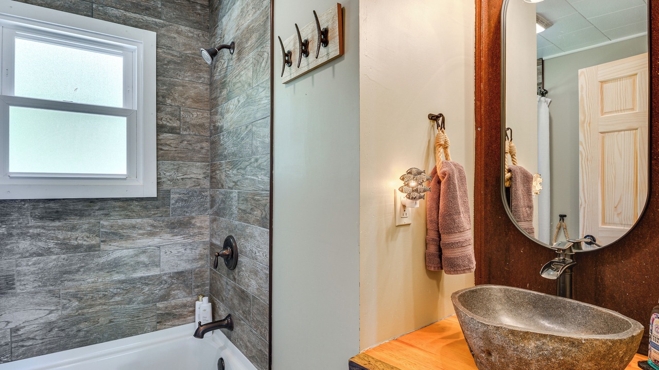 Photo of Bathroom in Schermerhorn Landing