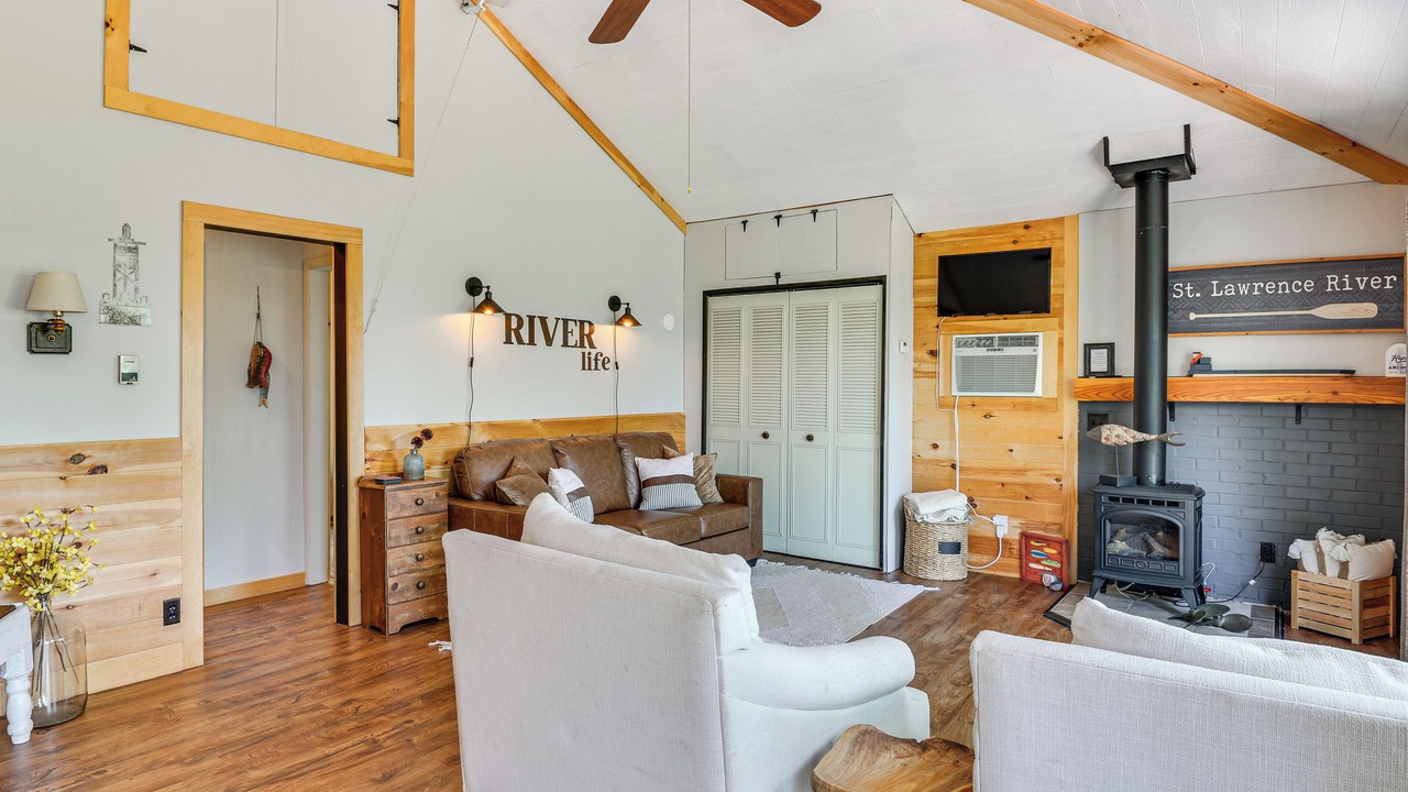 Photo of Livingroom in Schermerhorn Landing