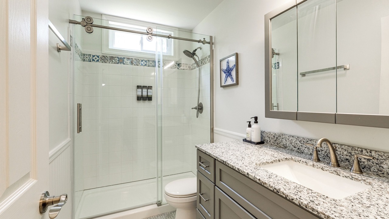 Photo of Bathroom in Colonial Beach