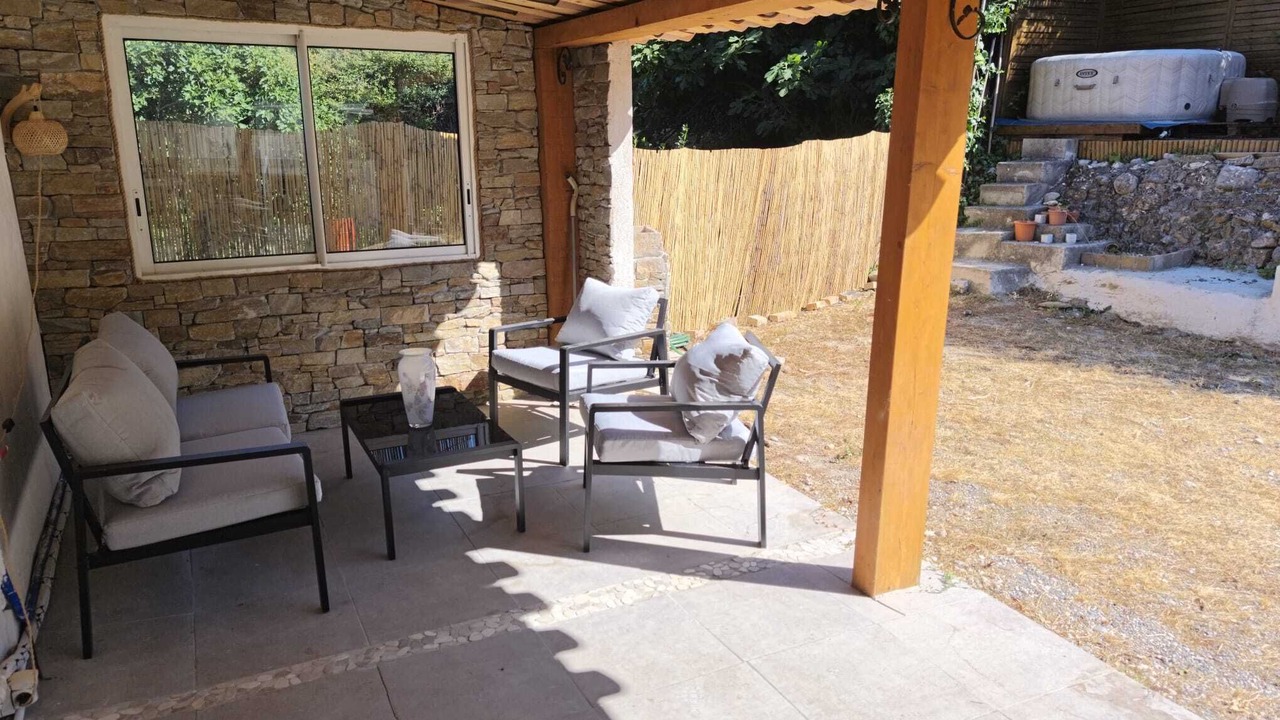 Photo of Patio Balcony in Mezel