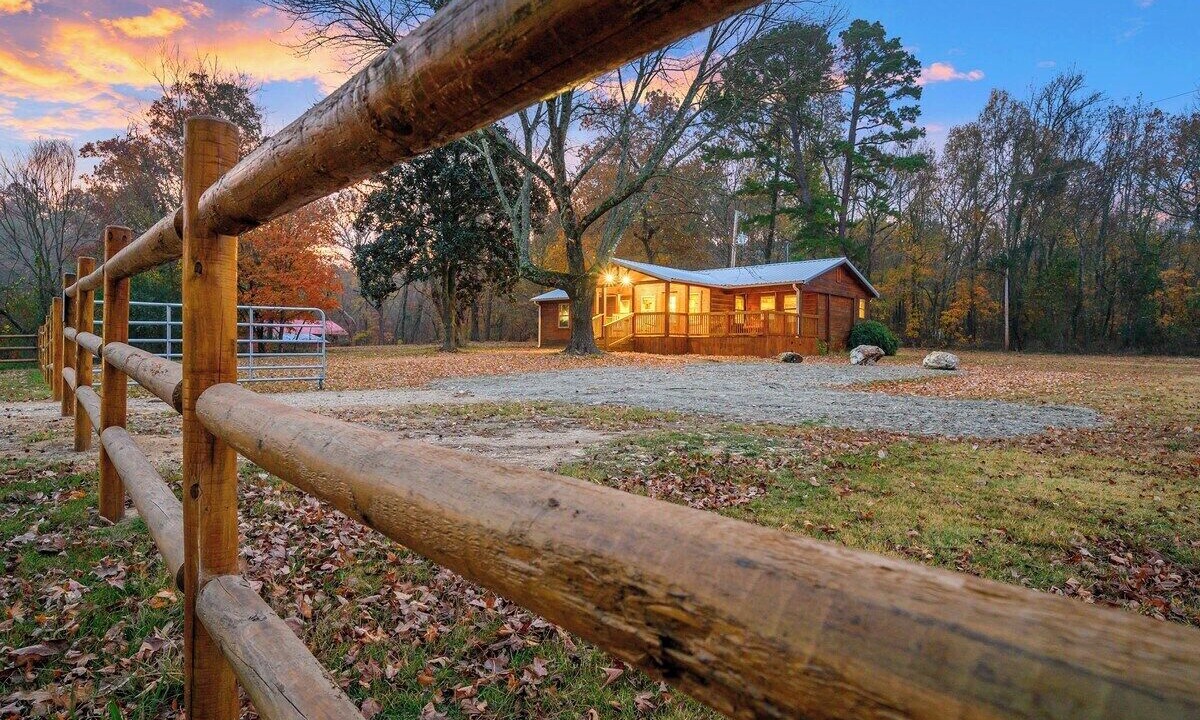 Photo of Outdoor in Golden