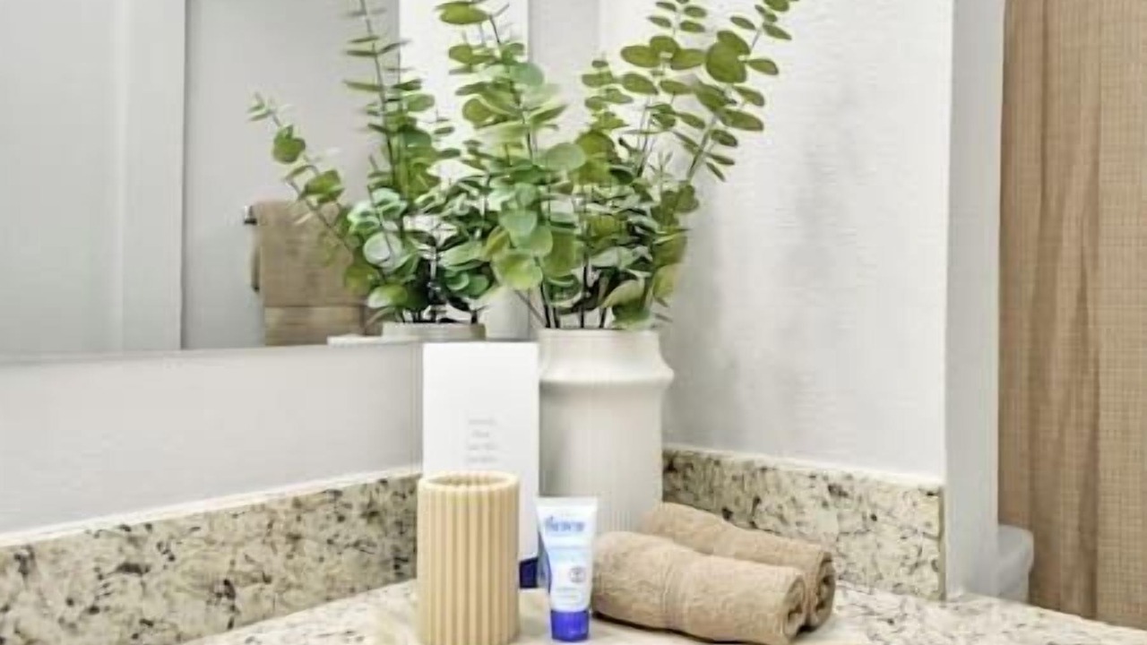 Photo of Bathroom in Greenway Plaza-Upper Kirby