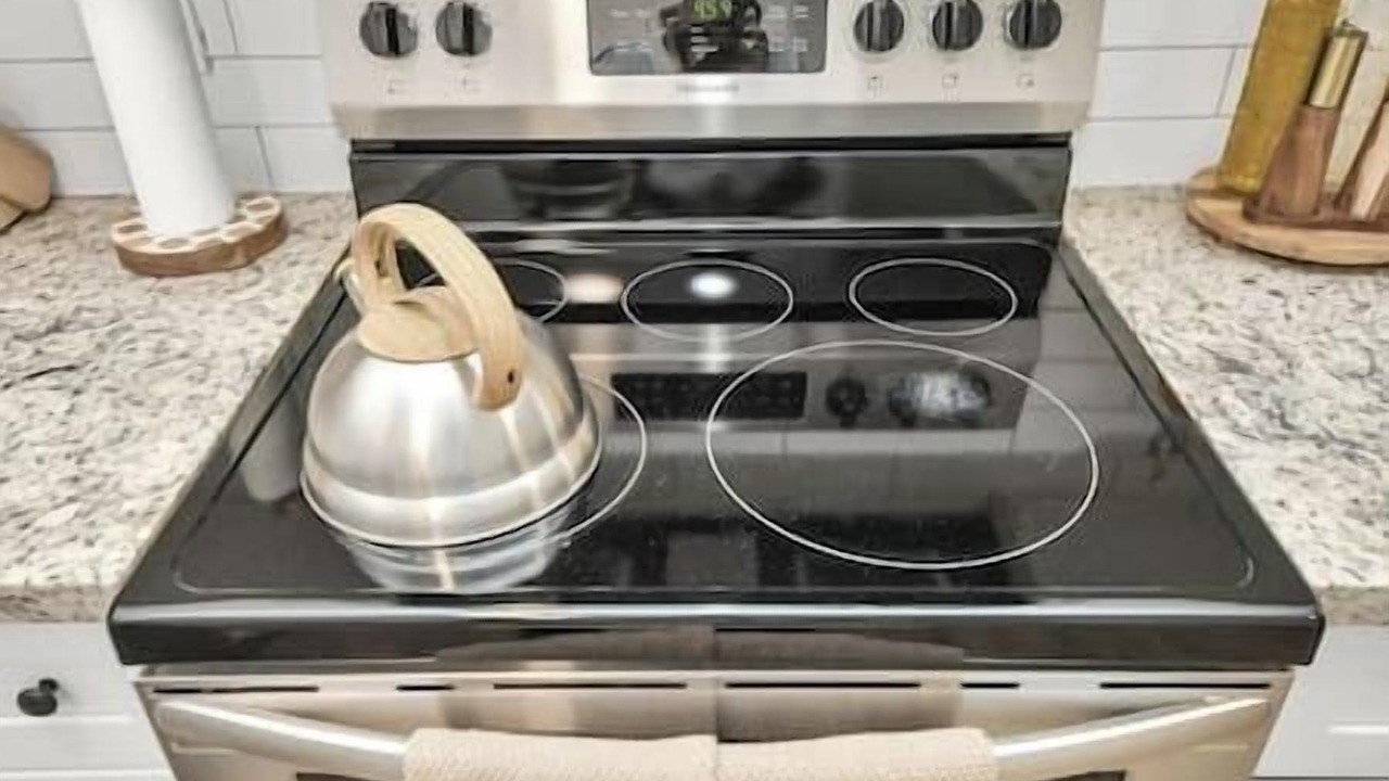 Photo of Kitchen in Greenway Plaza-Upper Kirby