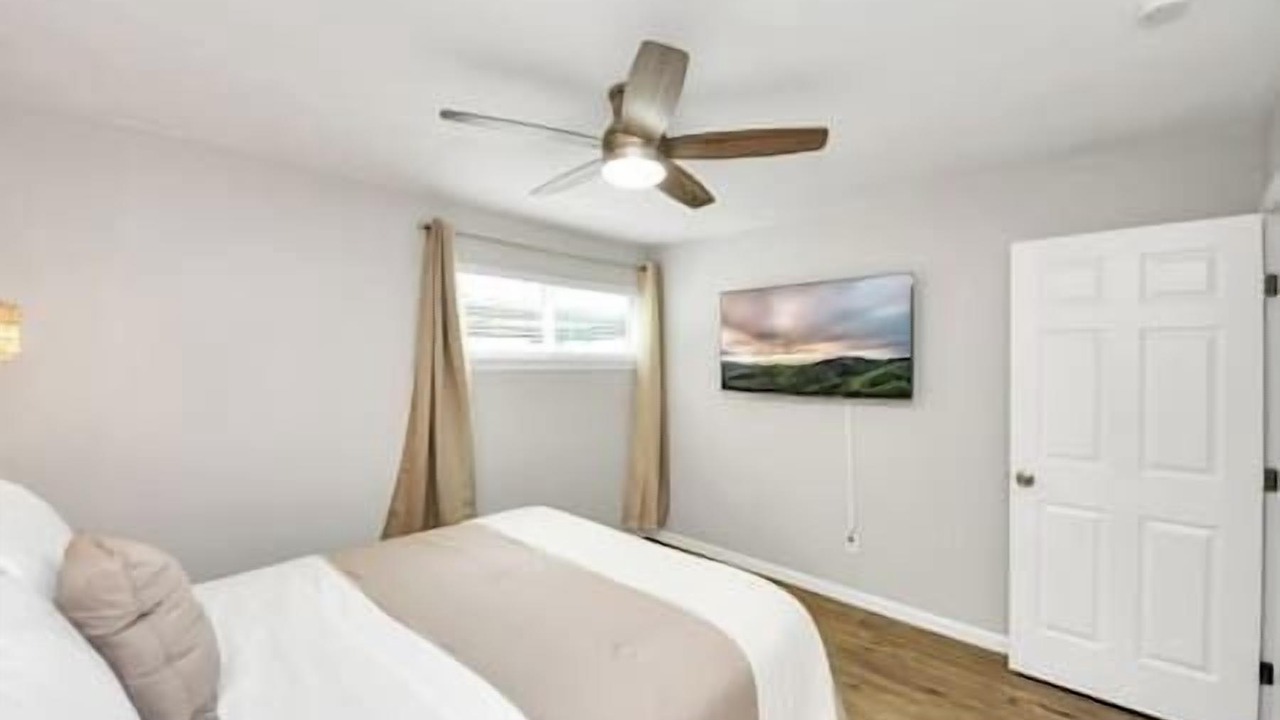 Photo of Bedroom in Greenway Plaza-Upper Kirby