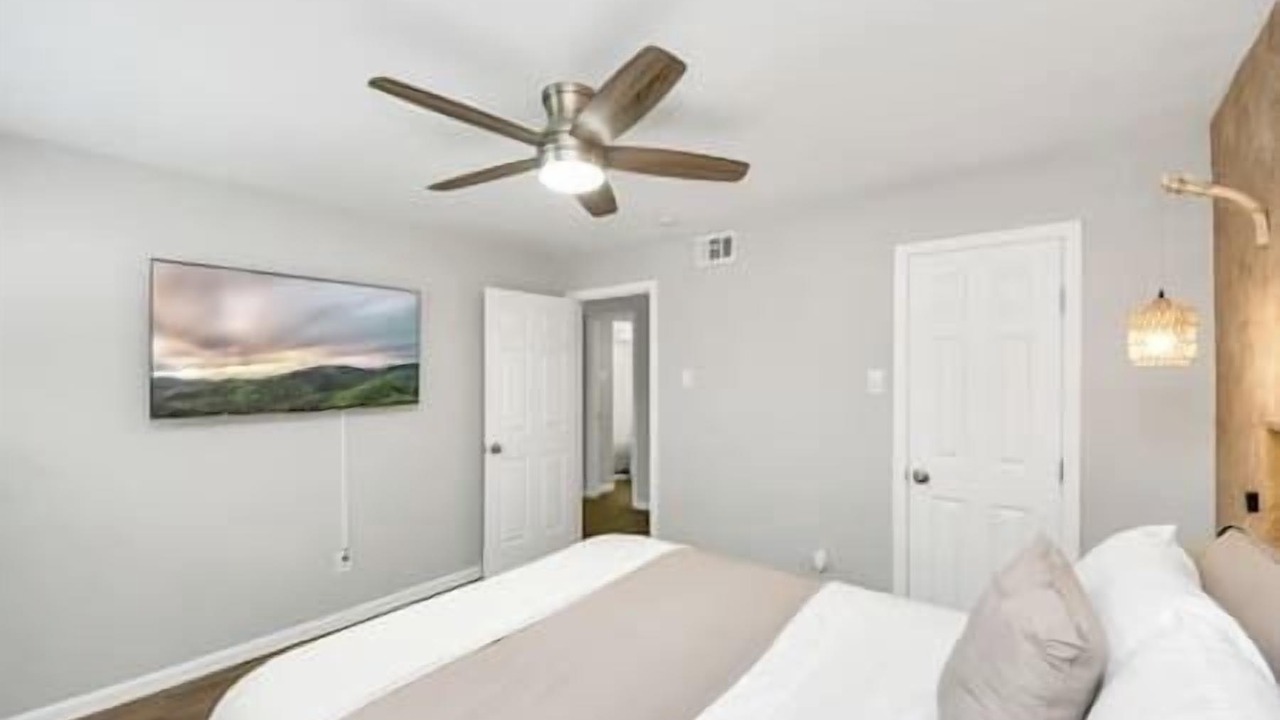 Photo of Bedroom in Greenway Plaza-Upper Kirby