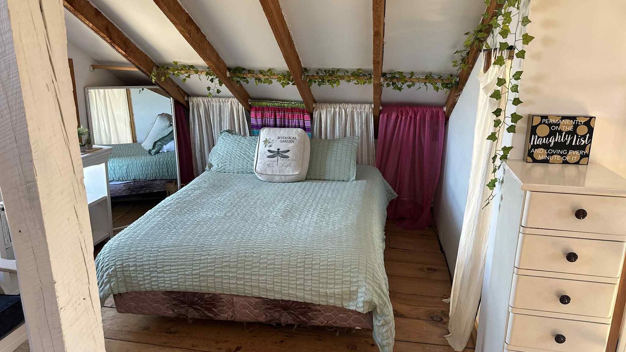 Photo of Bedroom in Pointe-du-Chene