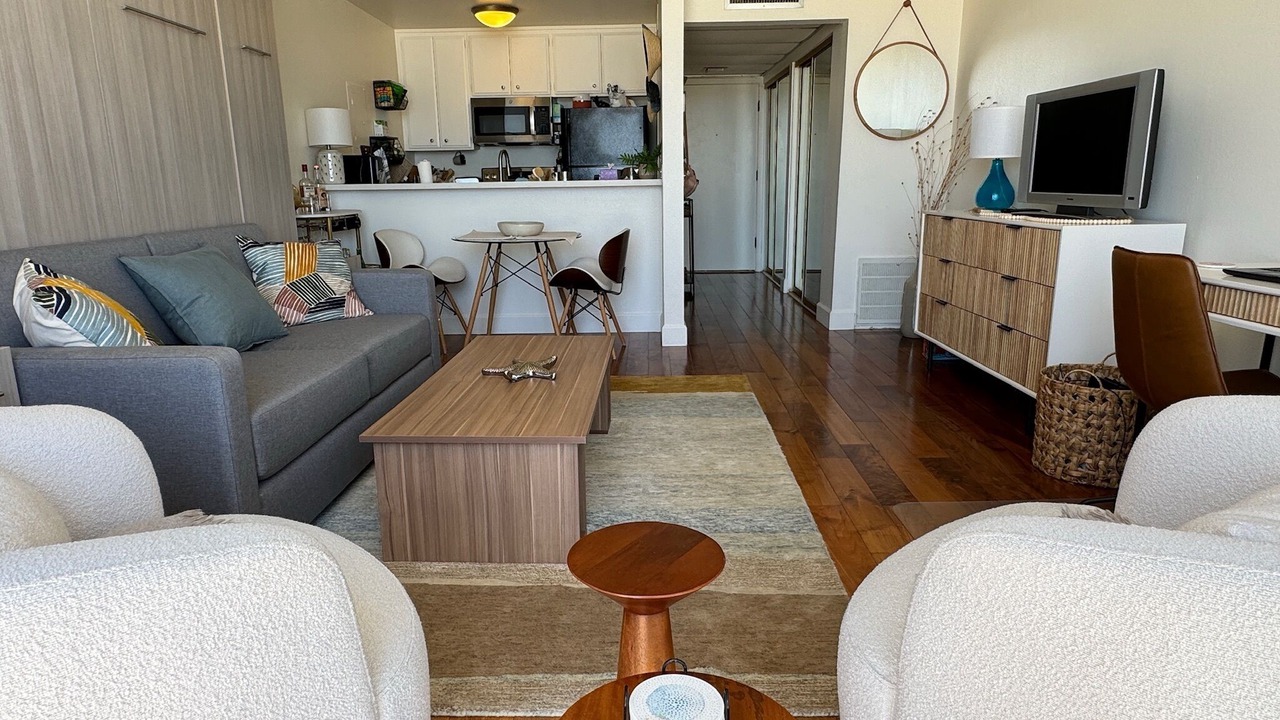 Photo of Livingroom in Alamitos Beach