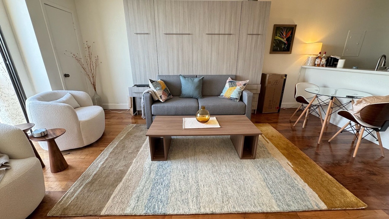 Photo of Livingroom in Alamitos Beach