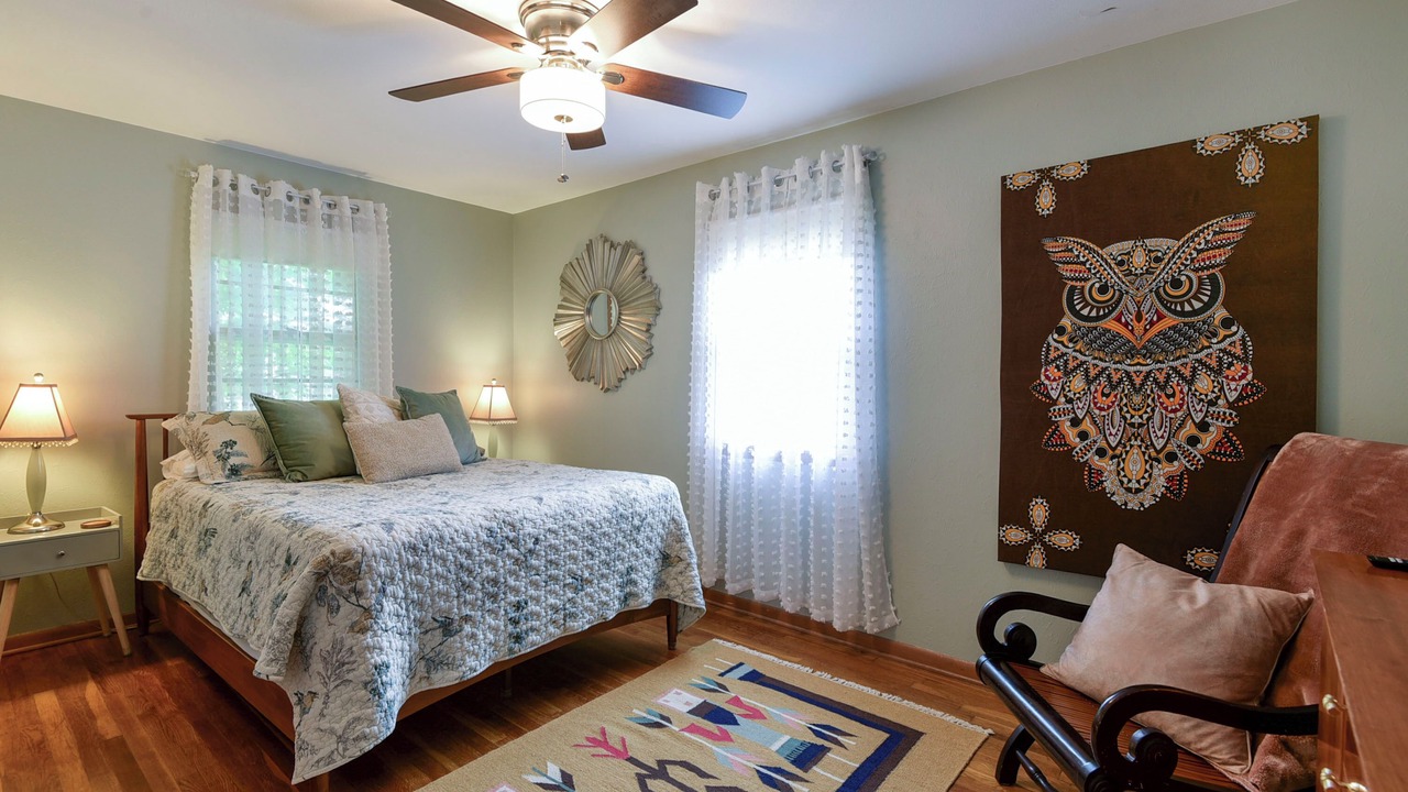 Photo of Bedroom in Pittsburg