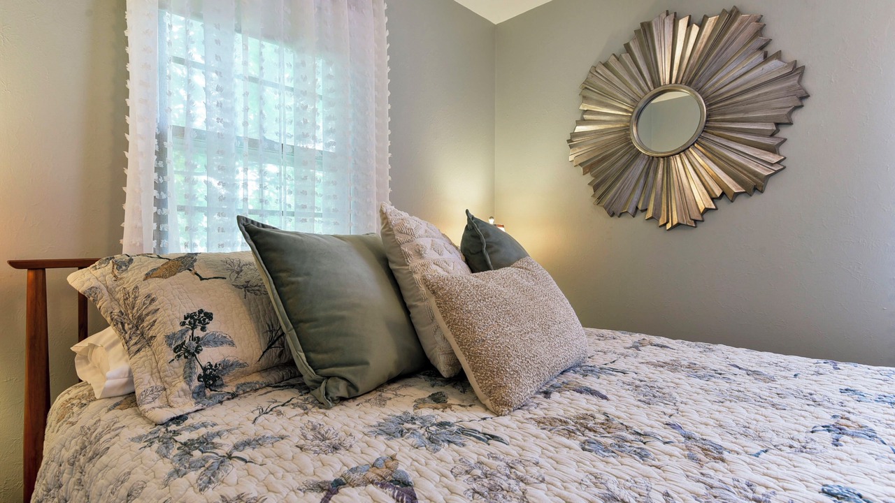 Photo of Bedroom in Pittsburg