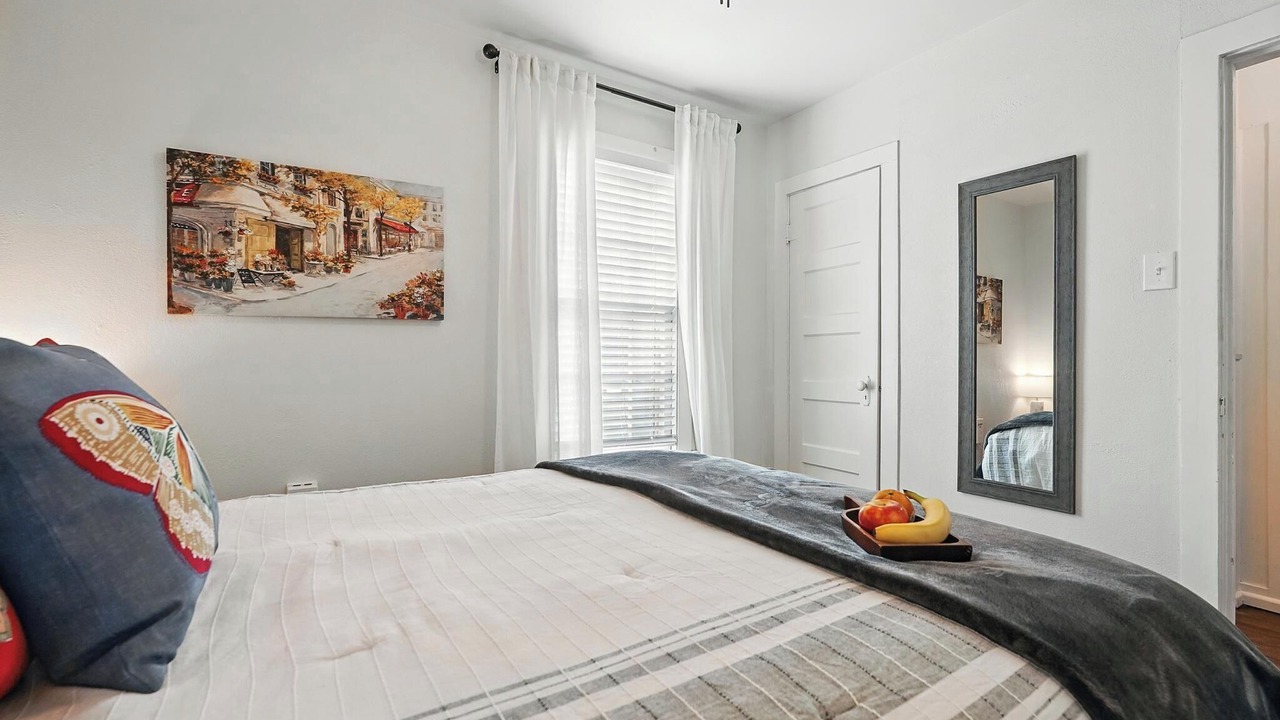 Photo of Bedroom in Sayles Blvd. Area