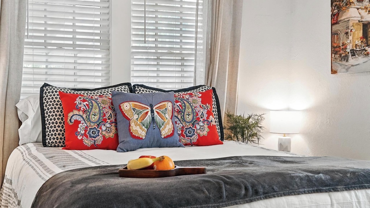 Photo of Bedroom in Sayles Blvd. Area