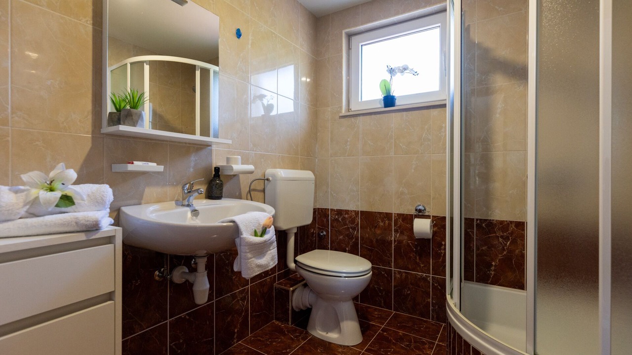 Photo of Bathroom in Vid