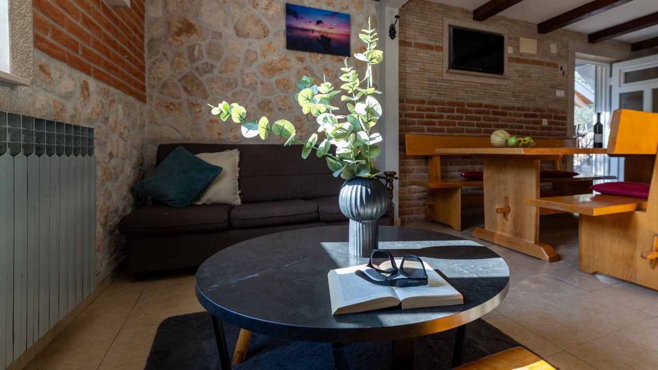 Photo of Livingroom in Vid