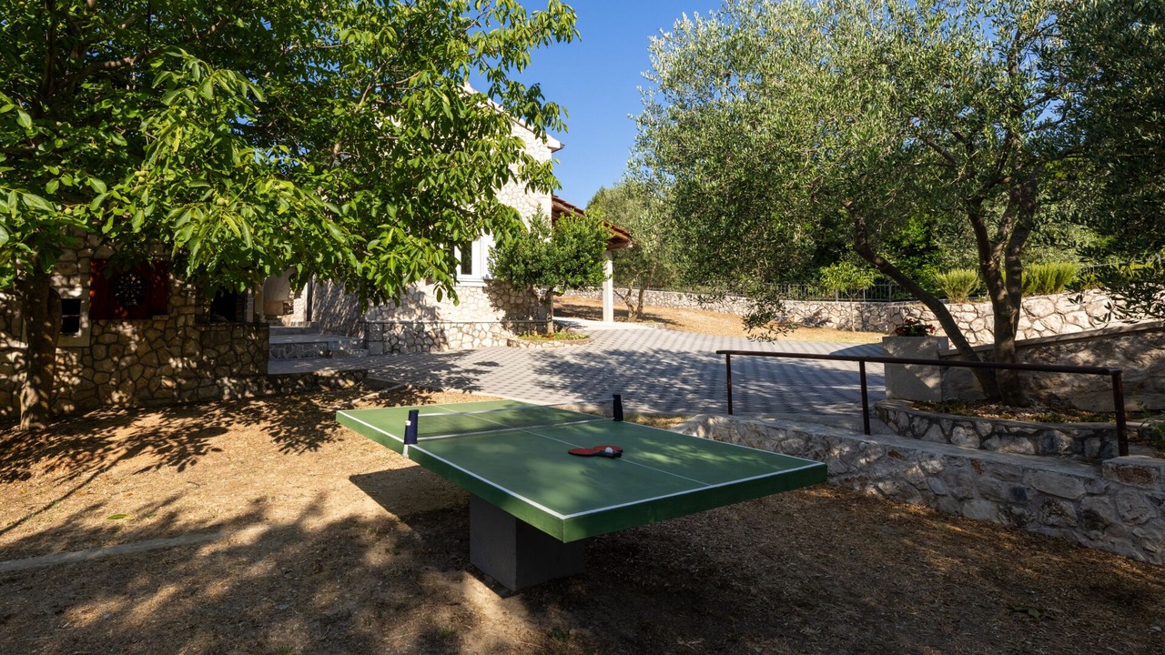 Photo of Outdoor in Vid