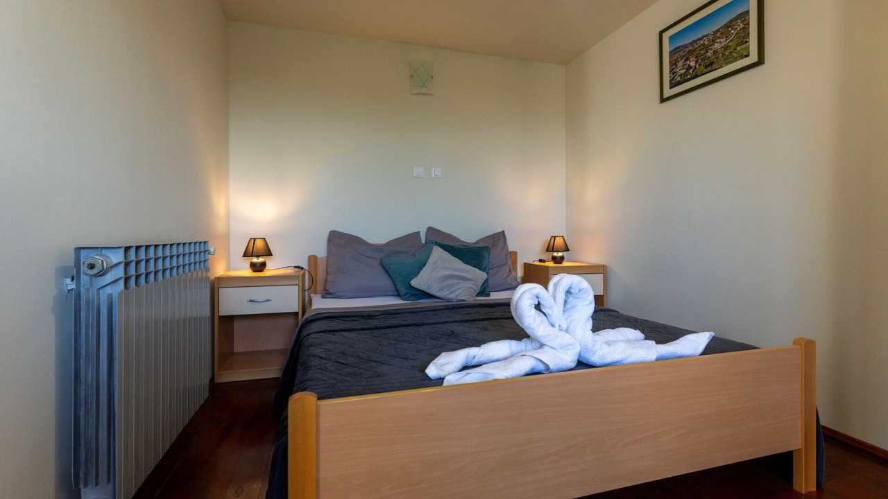 Photo of Bedroom in Vid
