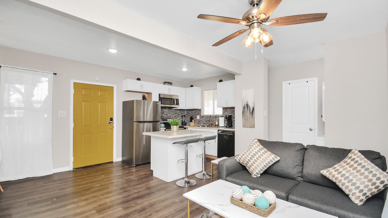 Photo of Livingroom in Northside
