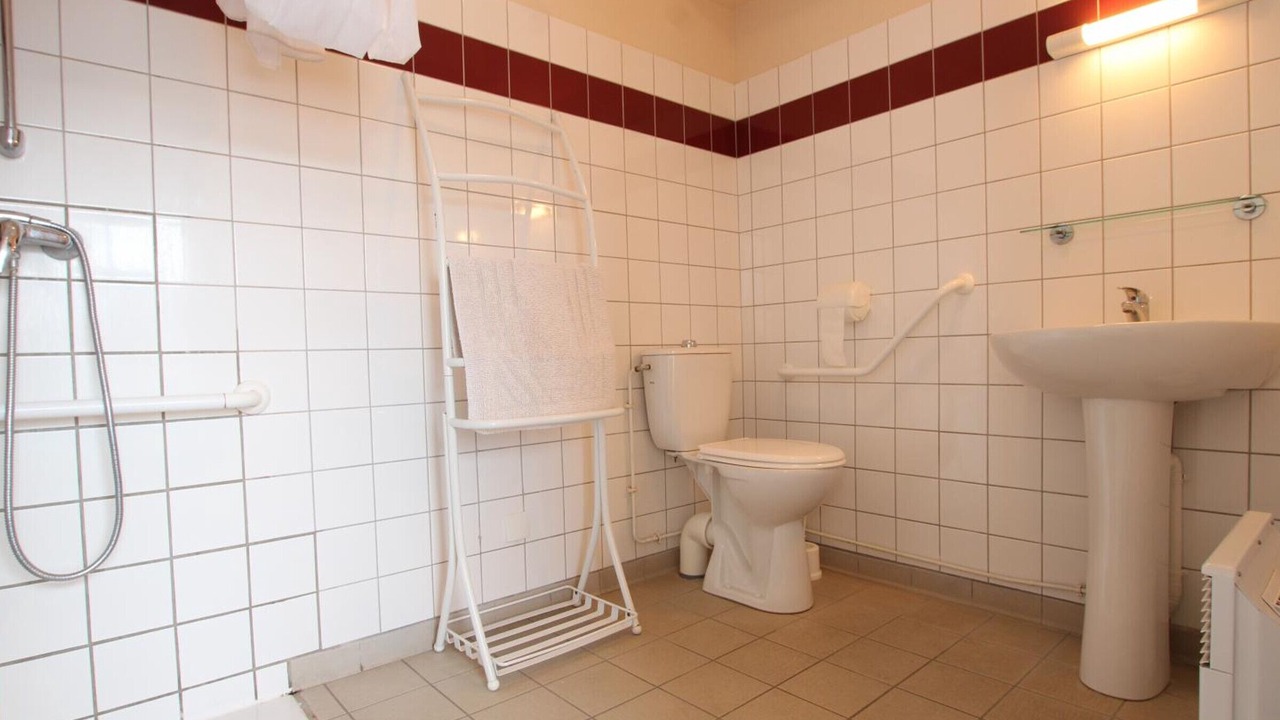Photo of Bathroom in Saint-Georges-de-Rouelley